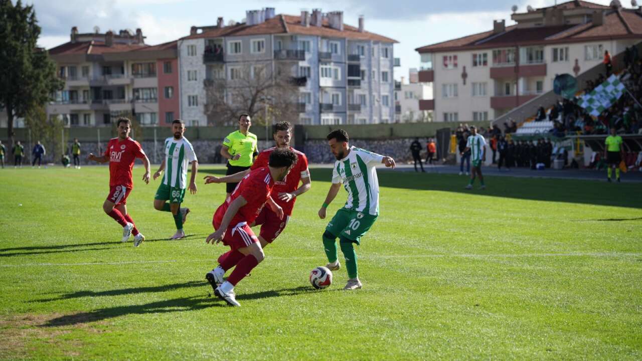 Muğlaspor, Lig Lideri Batman Petrolspor’u  2-0 Mağlup Ederek Puansız Gönderdi 7